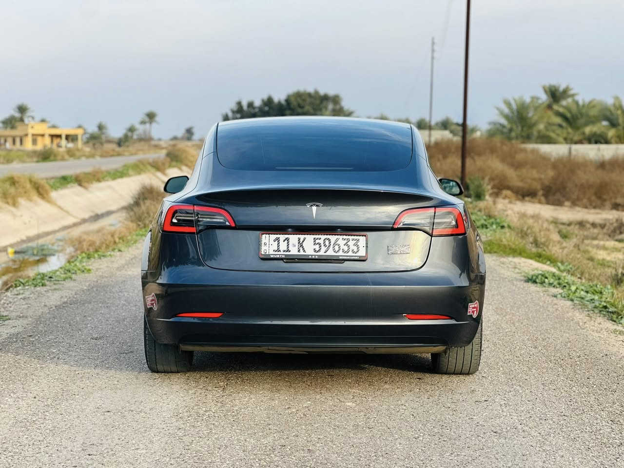 تيسلا  2023 اون لاين
رقم بغداد 

سعر 175$

‏ Model 3 ستندر 

***********

*********** 

متوفر اتصال و واتساب

______________________________________صورة الحادث مرفقة بلمنشور

🔷السيارة : تسلا مودل ٣ تك ماطور اون لاين 

لون رصاصي غير محدد

🔷سنة الصنع : 2023

🔷اللوحة : بغداد

  💚ماشية 112 كيلو مو ميل

_____________________________________

🔷المواصفات :DUAL MOTOR 

🔹 الشحن الكامل550 كيلو تقريباً 

🔹 سقف بانوراما زجاج

🔹 شاشة كبيرة حجم 15 بوصة

🔹 كاميرات 360

🔹 حساسات امامية وخلفية

🔹 كراسي جلد اسود

🔹 كراسي كهرباء

🔹 كراسي تدفئة الامامية والخلفية الكل تدفئة

🔹 غرفة جلد مميزة لون أسود ورصاصي وخشبي ورصاصي طافي 

🔹 رادار امامي

🔹 رادار خلفي

🔹 رادار جانبي

🔹 مانع تصادم

🔹 حساسات جانبيه

🔹 مثبت سرعة

🔹 تحكم بالسياره عن طريق الشاشة

🔹 نظام قيادة آلية Auto Pilot

🔹 عداد ديجيتال

🔹 تشغيل تلقائي

🔹 نظام قيادة ذاتية Full Self drive

🔹 نظام (RCTA) للتنبيه عند الرجوع للخلف

🔹 نظام (RSA) لكشف لافتات السرعه للطريق

🔹 نظام (PSC) الرادار الذكي لمنع الاصطدام 

🔹 نظام (LTA) لتحديد المسار على الطريق

🔹 تشغيل عن بعد

🔹 الدخول الذكي

🔹 نظام ترفيهي كامل متكامل يحتوي على ( YouTube / WhatsApp / Tik Tok / Netflix)

‏• Wifi

‏• GPS

‏• MAPS

‏• Bluetooth

‏• AUX

‏• USB

🔹 أوامر صوتية voice commands

🔹 جنط قياس 20

🔹 اضوية امامية LED

🔹 اضوية خلفية LED

🔹 كشافات ضباب LED

🔹 إنارة امامية زنون بالكامل

🔹 صندوق خلفي كهرباء

🔹 نظام محاكة ذاتي للسياره من الخارج

————————————————————————
