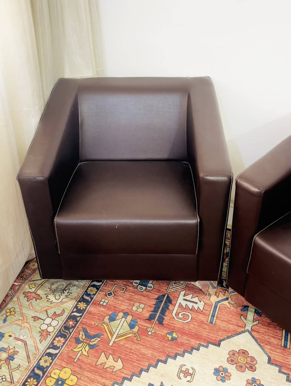 كراسي جلد كلش حلوات يرهمىن مكتبية
اريد ابيعهم لان ما عندي مكان الضرر الي بي موضح بالصورة 
الواحد سعرة ٧٥ واذا ثنينهم نهايتهم بدون اي معاملة ١٢٥
مكاني بغداد حي الجهاد


**إذا كنت صاحب هذا الإعلان وتريد حذفه لأي سبب، رجاءا أرسل رسالة إلى الدعم الفني**