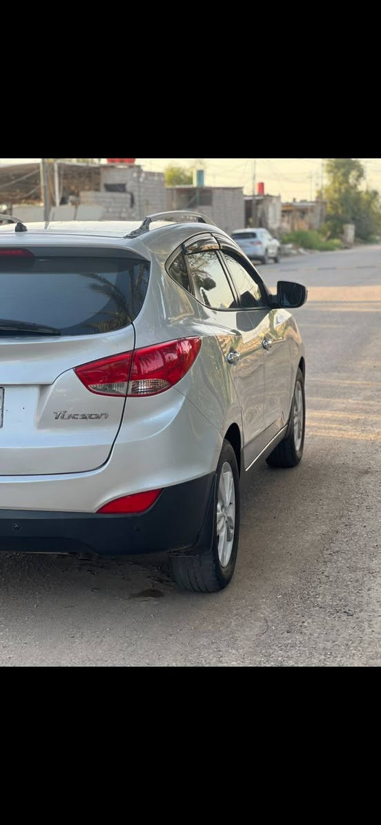 سلام عليكم توسان ٢٠١١ ماشيه ١٦٧ الف سياره مكفوله ماعده قبق جنطه بيه صبغ بدون دواخل رقم بغداد بسمي سعر ١٤٢ وبيه مجال بسيط 
***********
