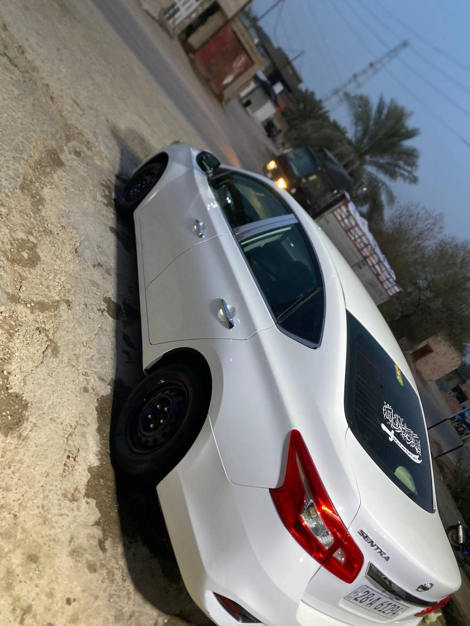 سلام عليكم نيسان سنترا موديل 2018  لون ابيض
حادثها في امريكا فقط قطعتين بنيد وجاملغ

مواصفات فول عده فتحه 

نضام ايكو + سبورت 

تخم تاير باتري جديد 

صدر امامي خلفي جديد  

كامره خلفيه + شاشه

ماشيه ١١٠ميل 

دوشمة جديده 

سنويه جديده رقم النجف الجديد ومداورها ثاني يوم باسمك  

سياره جاهزه من كل نواحي 

مكاني الديوانية 

السعر٩٥ وبيه مجال 

رقمي ***********
