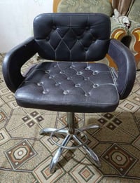 كرسي مكتبي • نظافة ٩٠ • الشيشان