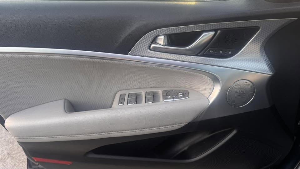 GENESIS G70 Sport Prestige
VIN: KMTG34TA5PU104568
موديل - 2023 
الممشى - 72000 KM
المحرك - 2.0L Turbo 
الكير - اوتو 
اللون - Green
المواصفات - Sport Prestige - رادار تفاعلي - تحديد المسار - سياقة ذاتية - مانع تصادم - حساسات أمامي خلفي - نقطة عمياء - إعادة الى المسار في حالة وجود خطر تصادم عند محاولة تغير المسار - بانورما - مري شفط - مري قلاب - مري تضليل بلادي - دخول ذكي - تشغيل عن بعد - بابين بصمة - صندوق أتوماتيك او بصمة - تايرات two size - شحن وايرلس - تحكم ستير -  كشن memory - كشن السائق والراكب الأمامي كهرباء - تدفئة تبريد كشنات - تبريد مناخين
الضرر -  خلفي بكلايت خلف السائق - بدون ضرر أيرباك كما موضح بالصور - شخوط خفيفة - كلير بنيد ضمان عدم التبديل
الرقم - قادسية معوقين (((كفالة التحويل)))
الموقع - بغداد
السعر 21,700
***********
