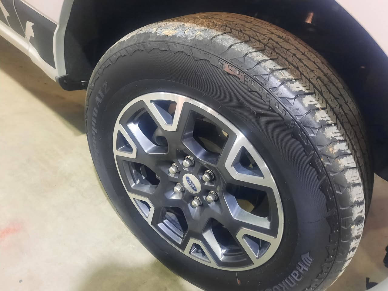 فورد بيكب F150 لاريات موديل ٢٠٢٤ فول مواصفات باب طويل بدي قصير
صفحة السائق كلير امريكي وتبديل بابين يمين السعر ٣١٥ وبيها مجال تترقم شمالي 

***********
