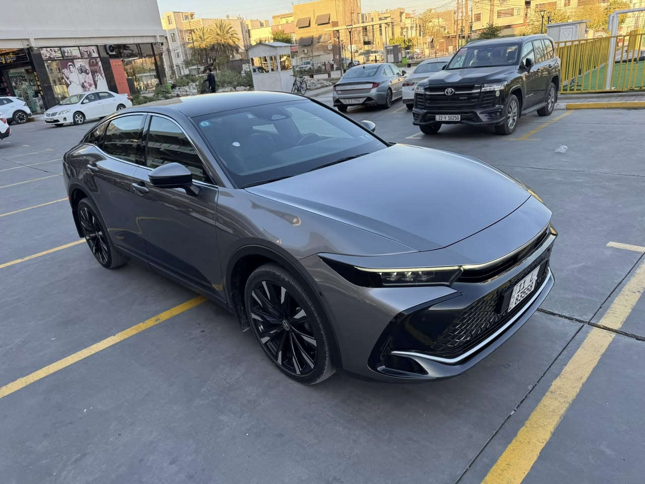 كراون بلاتنيوم ٢٠٢٤ امريكي هايبرد ماكس 
محرك ٢٤٠٠ تيربو 
عداد ٤٠ الف مايل  
الضرر بنيد كلير من امريكا وباب السايق وجاملغين مصبوغه 
/كير مكينه الشاصي ولغود مكفوله 
ايرباك برده فقط
مكاني بغداد اليرموك
السعر ٢٨٣ ورقة
***********
