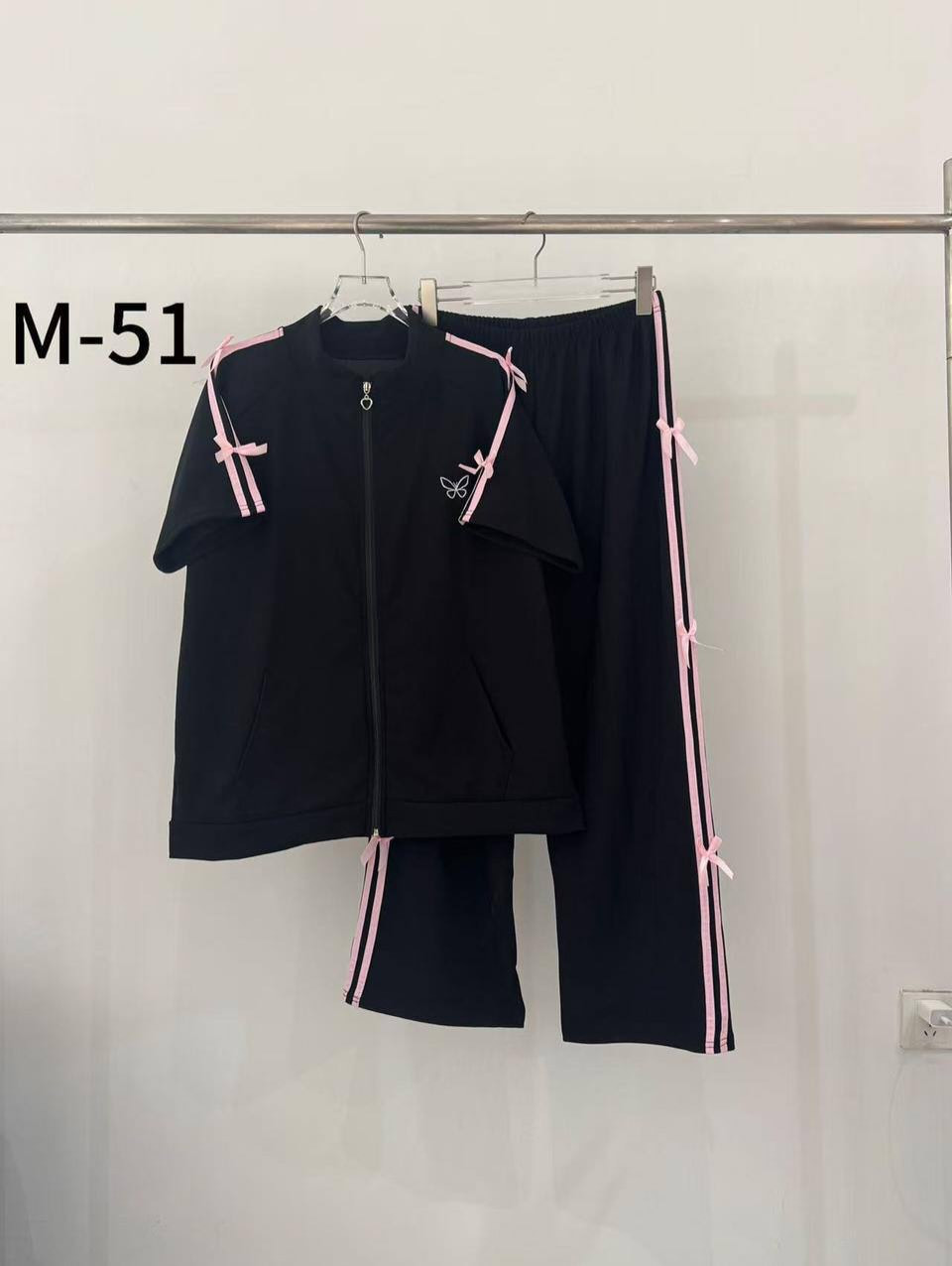 تراك فيونكه 🎀خامه درجه اولى 
موديل حلو واخامة راقيه قياساته راهيه 

قياسات Xl Xxl 
يوجد خدمة توصيل


**إذا كنت صاحب هذا الإعلان وتريد حذفه لأي سبب، رجاءا أرسل رسالة إلى الدعم الفني**