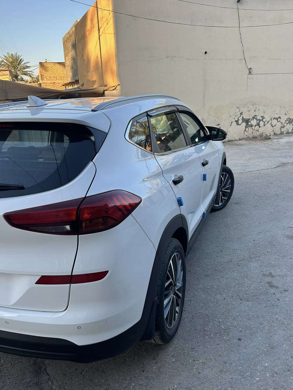 توسان 2019 خليجي 

محرك ٢٠٠٠ دوش 

قطعتين تبريد 

بصمه

حساسات خلفي 

تحكمات ستيرن 

مري شفط 

ويل حجم 18

ماشيه 107 كيلو 

عليه ادامه كامله قبل شهر

وبعد هواي بيه مواصفات 

رقم بغداد الجديد تحويل ثاني يوم

العنوان/ ديالى بعقوبه 
بيه صبغ بلبنيد شبر ونص اثر سيراميكه وكعت ع بنيد

للإستفسار الاتصال
***********
