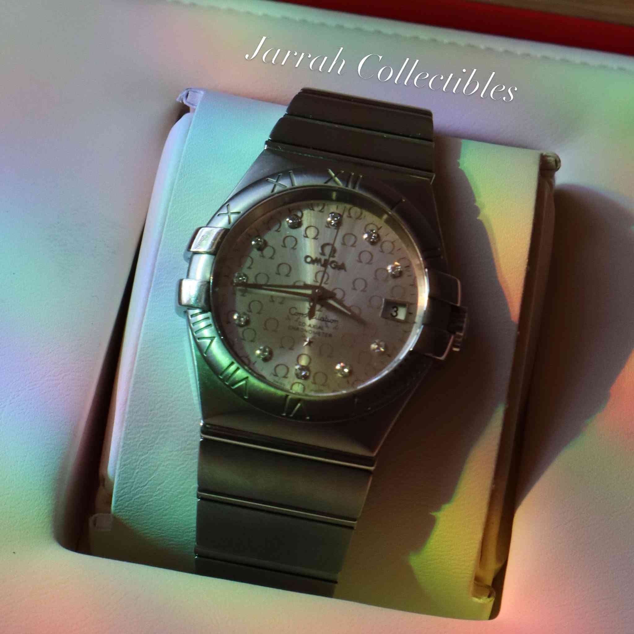 OMEGA Constellation Double Eagle 💎Special Diamond Logo Dial Ω  
تحفة من آجمل تحف اوميغا كونستليشن بميناء الماس مميزة 💎Ω

▪️Ref. 123.10.35.20.52.002 الموديل
▪️Size: 35mm Without Eagles الحجم
▪️Automatic Cal.2500 اوتوماتيك 
▪️Diamond logo dial 💎 
▪️Sapphire Crystal جامة زفير 
▪️Full Links سير واسع 
▪️OMEGA wooden box & booklet مع علبة و كتيب

▪️Price: 2000$ - 1420 JD

The especially dramatic and enduring design concept of the OMEGA Constellation line is characterized by its famous “Griffes”, or claws, and striking dials.
This model features a silver dial decorated with the OMEGA logo in an aligned pattern, diamond-set indexes and a date window at the 3 o’clock position, and covered by a scratch-resistant sapphire crystal. The bezel, with its engraved Roman numerals, is mounted on a 35 mm stainless steel case, and is presented on a stainless steel bracelet.
This timepiece is powered by the Co-Axial calibre 2500, visible through the sapphire crystal caseback.

COPYRIGHT NOTICE: We are not affiliated with any brand. All watches are original and pre-owned (used).

‎إشعار حقوق النشر: نحن لسنا تابعين لأي علامة تجارية، وجميع الساعات أصلية ومملوكة مسبقًا (مستعملة).

#Omega #omegawatch #omegawatches #omegaconstellation #diamond 

Jarrah Collectibles ©️


**إذا كنت صاحب هذا الإعلان وتريد حذفه لأي سبب، رجاءا أرسل رسالة إلى الدعم الفني**
