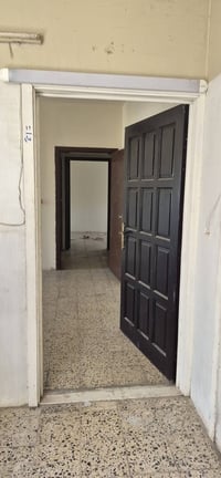 السيدية • غرفتين وصالة • طابق ثالث