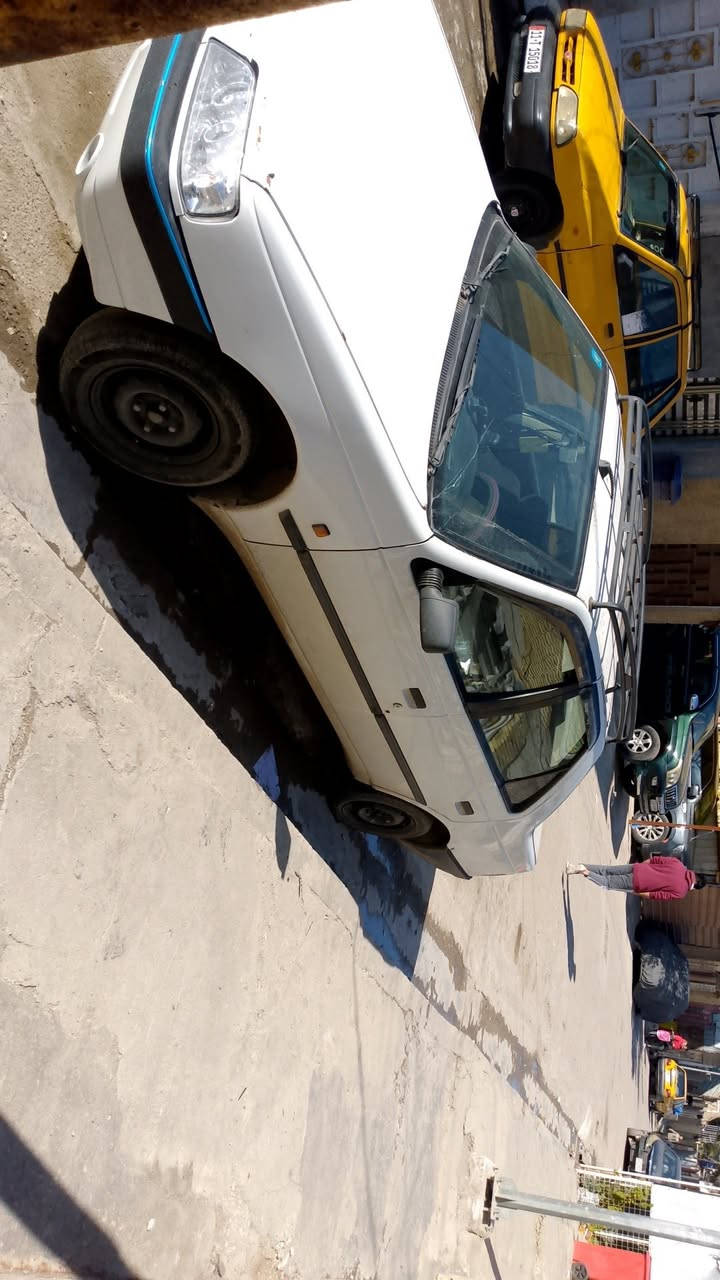 السلام عليكم
بيجو رواى 2009 للبيع 
مكينه وكير واكسل وتبريد خير من الله 
السياره جاهزه رقم بغداد انكليزي تحويل ثاني يوم 
مكاني بغداد الزعفرانية 
السعر 27 
رقم الهاتف ***********
