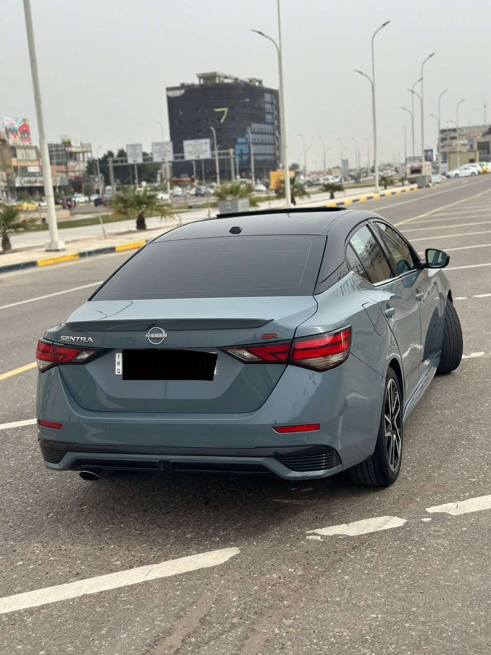 السلام عليكم 
نيسان سنترا موديل ٢٤ فول مواصفات فئه SR حادث باب ماشي ١٧ الف رقم بصره بأسمي للاستفسار ***********
