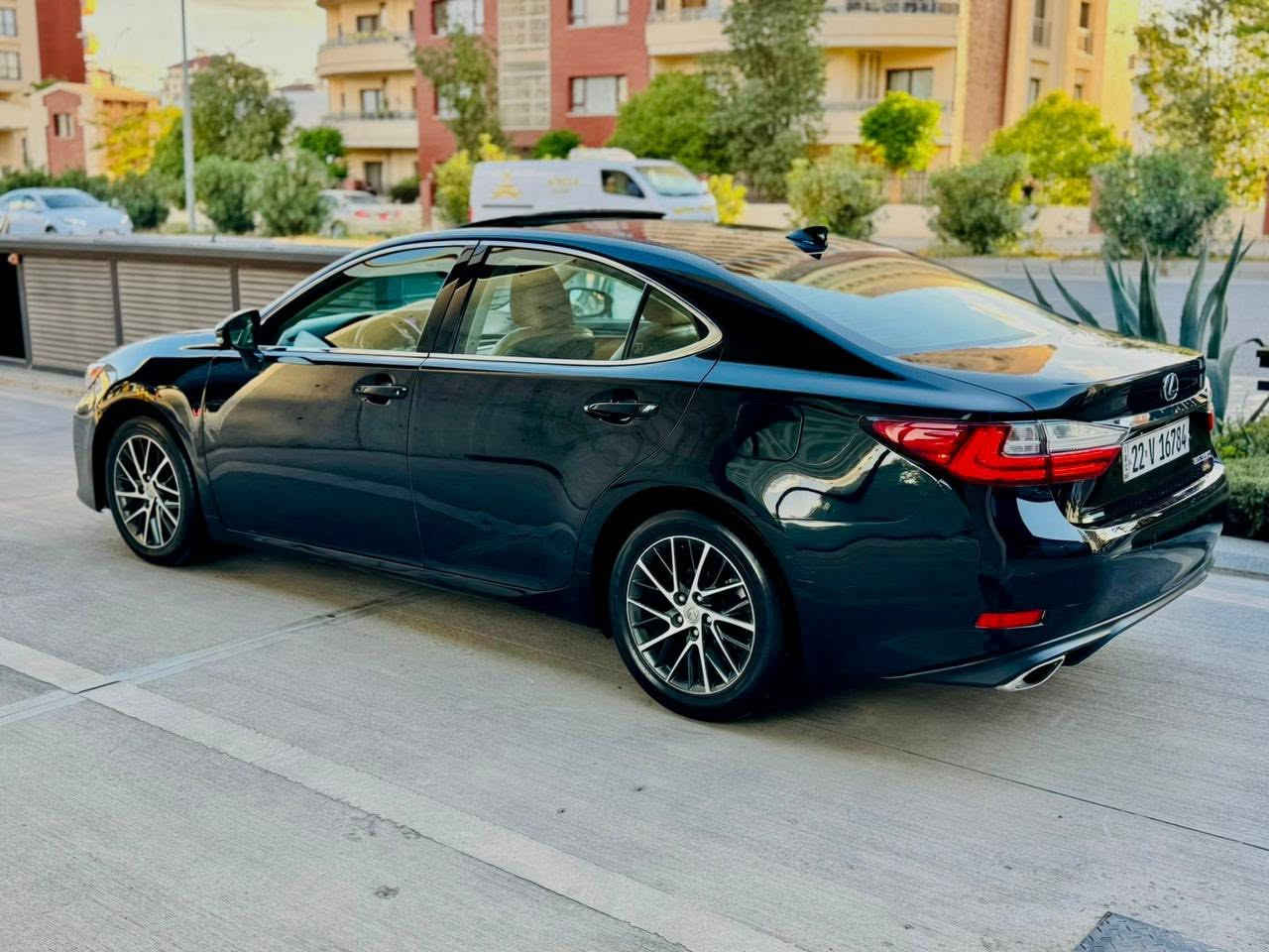 ﷽
LEXUS ES 350 2017
◽️ليگزز ES 350 موديل 2017 فول مواصفات
🔹لون اسود 
        ~~~~~~~~~~~~~~~~~~~~~~~~~~~~~~~~~
مكان🌇: سليماني               سعر💵: 194$ 🔐
 ◽️موبايل/ *********** ::: ***********📲
        ~~~~~~~~~~~~~~~~~~~~~~~~~~~~~~~~~
◽️محرك V6 3.5L سته سلندر
🔹گير و محرك بشرط مامفتوح
بدون صوت بدون صرف و خلل بشرط فحص
🔹ماشيه 65 الف حقيقي
🔹  اتنين بصمة بيلادي موجود📦

▫️بيها {{ باب سايق و  و نص بنيد صبوغ }} بدون داخل
🔹سيارة جديد حيل حيلوة نضيفة

◽️مواصفات
{{ بصمة - فتحة - داخل مشمشي و قهواي  - رادار أمامي و جانبي   - كشنات جلد - كشن تتفيىة و تبريد - كشن و ستيرن كهربا - كشن خزن - ستيرن تتفيئة - شاشة - ماوص - تبريد مركزي - نيزامي أيكو - نيزامي سبورت - لايت ليدو زينون - مراي شفت - ڤوليوم - بلاجكتور - بعد هواي مواصفات }}

◽️اربع تاير و ويل بيلادي جديد بدون مصروف
🔹نظافه ١٠٠٪؜ كامل سيرفس بدون نقص و بدون مصرف
🔹بسميً السنويه بشرط تحويل و خرامه
🔹سنوي و رقم و هزة كلها جديد
سياره مابيها دينار مصرف كامل من كل نواحي

نفسي يوم /تحويل و كاله حاظر
مكان / داخل سليمانيه🌆
        ~~~~~~~~~~~~~~~~~~~~~~~~~~~~~~~~~
