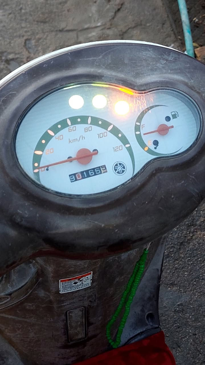 السلام عليكم  شباب  / دراجه فله لبيع  دراجه كفاله عامه مابيهه اي نقص برقي مامفتوحبيه دراجه نكره سلف مكوله من كلشي /دراجه كله ختم مكينه كفرات ختم واحد / العنوان بصره حيانيه ولاين على المستطيل  / السعر ٩٠٠ وبيه مجال / رقم الهاتف***********
