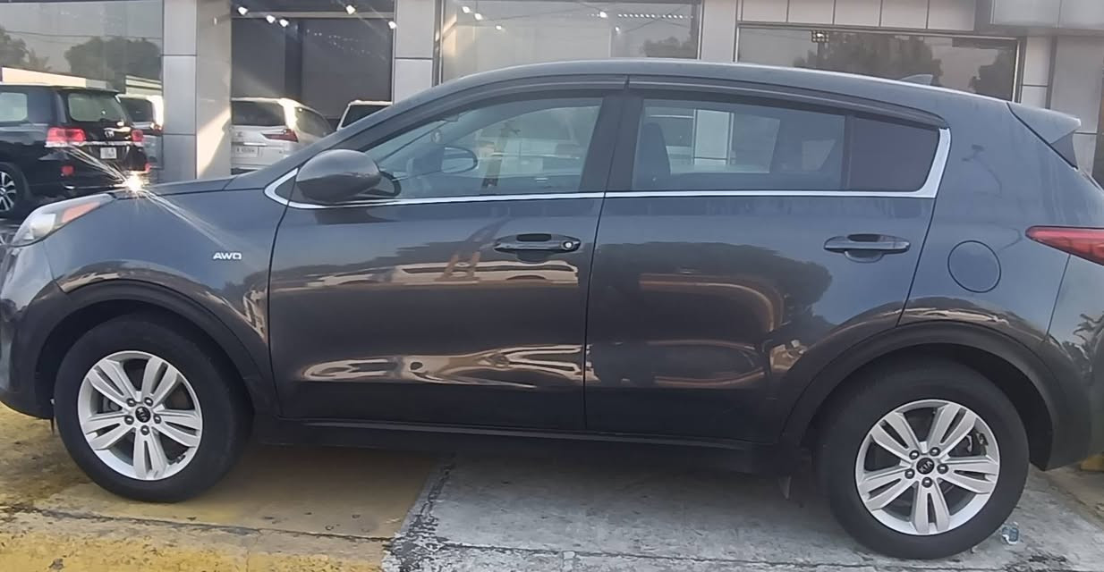 سبورتج 2019 بدون صبغ
حادث ربع دعاميه اماميه
محرك 2400
ماشيه 80 
السياره نظيفه جدا
مكاني بغداد..سنويه لل26
***********
    السعر/ 165
