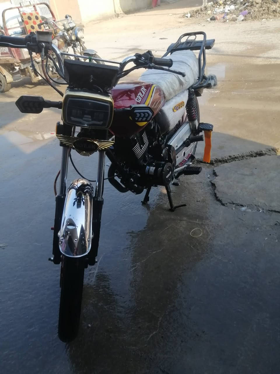 سلام عليكم2025 سفانه 5كير مكينه 200 لعنوان بابل جبله شارع 20 سعر 800وبيه مجال بصيط ***********رقم
