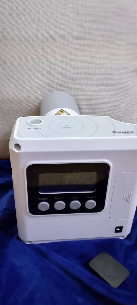 📢 للبيع جهاز أشعة أسنان محمول (Portable Dental X-Ray)
النوع: Runyes Portable Dental X-Ray
🔹 جهاز أشعة أسنان محمول عالي الجودة. 🔹 سهل الحمل والاستخدام داخل العيادات والمراكز الطبية. 🔹 يوفر صور أشعة واضحة ودقيقة لتشخيص حالات الأسنان. 🔹 مناسب لتصوير الأسنان المفردة، الجذور، الزرعات السنية، وعلاجات سحب العصب. 🔹 تصميم مريح وخفيف الوزن مع بطارية قابلة للشحن. 🔹 مزود بأنظمة حماية وتقليل جرعة الإشعاع.
مميزات الجهاز: ✅ جودة تصوير عالية. ✅ سرعة في التقاط الصور. ✅ سهل التشغيل والتنقل. ✅ مناسب للأطباء وعيادات الأسنان. ✅ بحالة جيدة وجاهز للعمل.
للاستفسار والمعلومات: 📞 ***********
