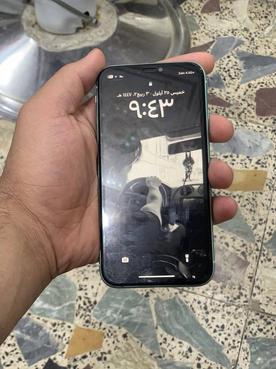 ايفون 11 عادي مكفول من كلشي ما عدا ضهر مبدل ذاكره 128 رايده بـ230 وبيه مجال ***********
