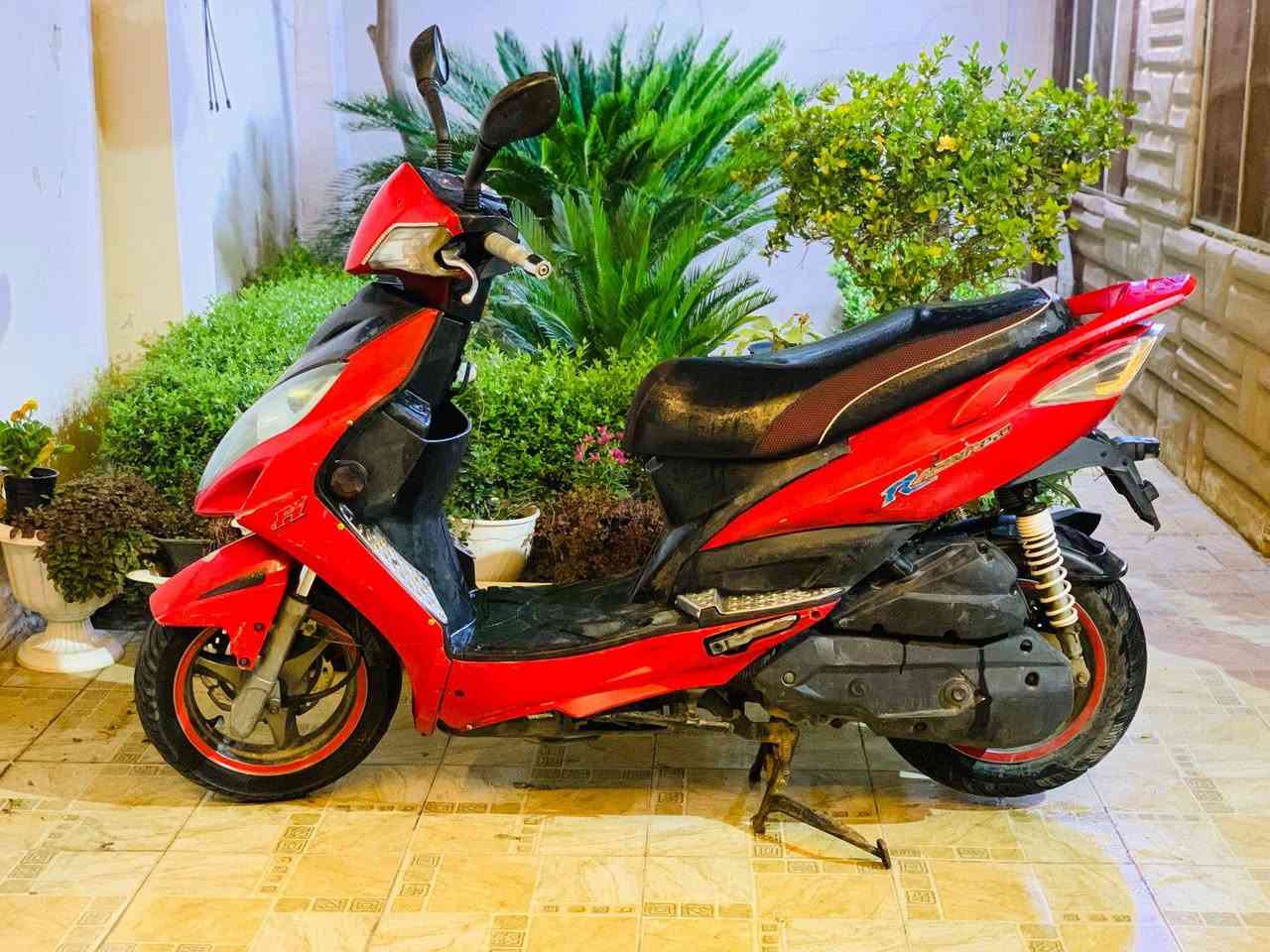 كامكو رايسنك محرك 150cc
شلعه ومعدل ونعومه طلقه 
السعر/ 500 
حله مركز المدينة 
***********
