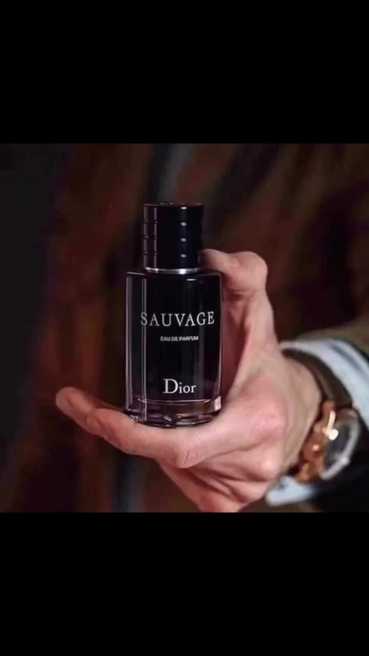 ✨ عطر Sauvage Eau de Parfum من دار Dior الأصلي 100% ✨إذا تريد عطر يثبت حضورك ويخلي الكل يلتفت إلك، فهذا هو الاختيار الصح 😌🔥🔹 الماركة: Dior🔹 النوع: Eau de Parfum🔹 الحجم: 100ml🔹 الثبات: عالي يدوم لساعات طويلة🔹 الفوحان: قوي وجذاب🔹 الرائحة: مزيج فاخر من البرغموت المنعش مع نفحات خشبية رجولية فخمة✅ دلائل تثبت إنه أصلي:✔️ رقم الباركود موجود أسفل العلبة ويطابق المنتج✔️ جودة الطباعة نظيفة وواضحة بدون أخطاء✔️ غطاء مغناطيسي ثقيل وفخم✔️ ثبات وفوحان معروفين عن النسخة الأصلية✔️ صناعة فرنسية من دار Dior العالمية💎 عطر مناسب للاستخدام اليومي والمناسبات ويعطي هيبة وثقة عالية🔥🔥🔥 #لايك  #جمال_ذوق_نزاگه #تعليقات #اكسبلور


**إذا كنت صاحب هذا الإعلان وتريد حذفه لأي سبب، رجاءا أرسل رسالة إلى الدعم الفني**