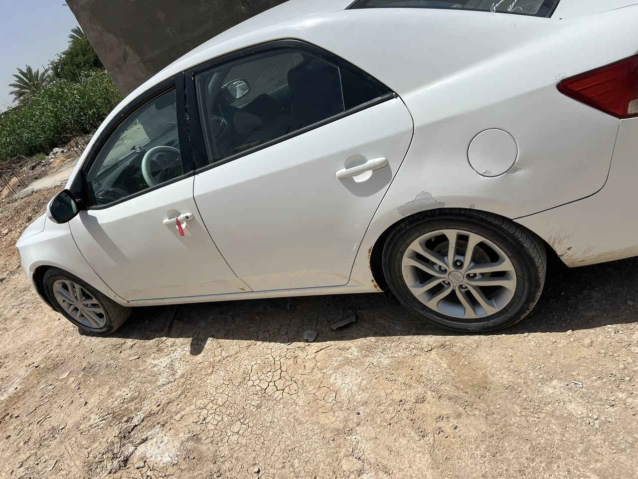 سلام عليكم سياره سيراتو موديل 11رقم شمالي بيه طخطخات ابيع حزام كير مكينه كهربايات جاهذه بسمي سعر 85قفل ***********
