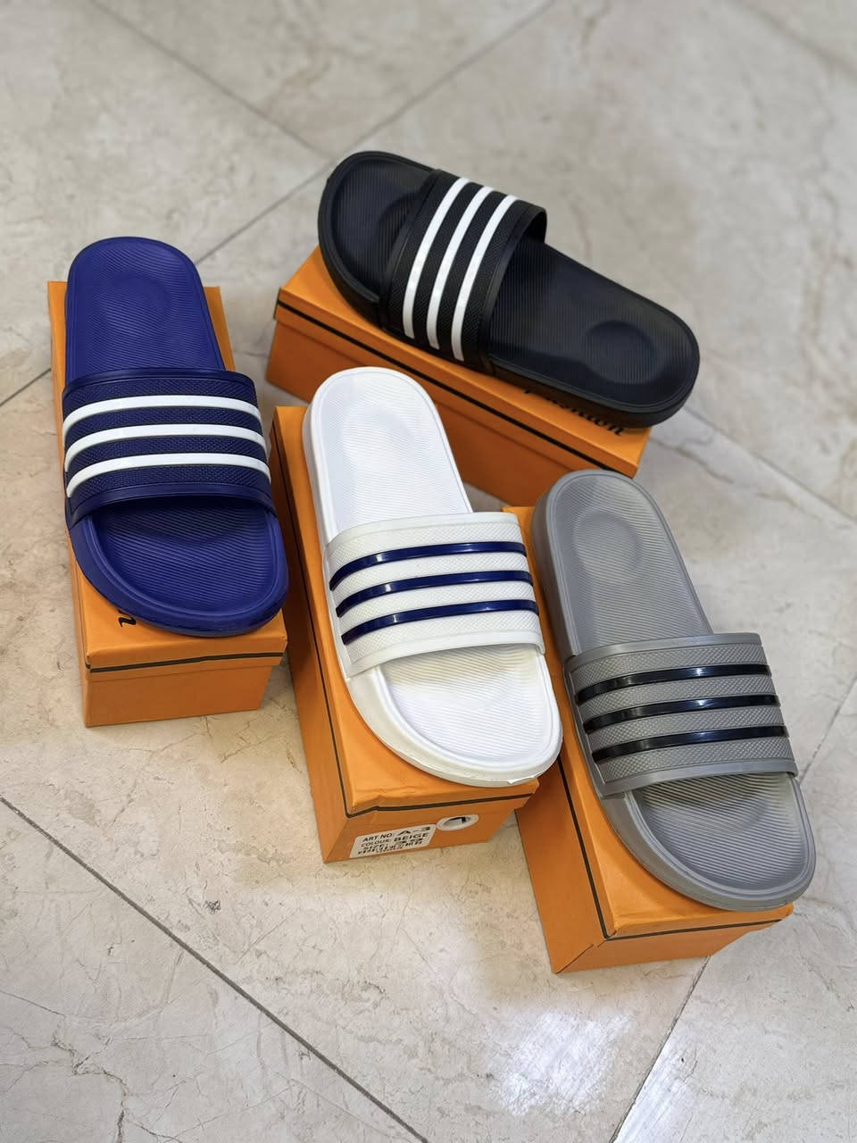 جمله فقط🔒عروض الاسعار التنافسيه 
 سوفت طبي
القياسات 45_40 

 سعر  الدرزن 33 الف 

سعر القطعه 2 و750 
 
الحجز  *********** 

العنوان  بغداد  الشورجه الرصافي.  مقابل كراج الرصافي
