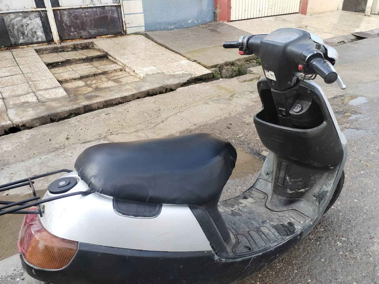 ماطور بزون للبيع مامفتوح لامحرك ولا قبغ هندر كلو شغال شرط معدل وتحريكة نار سعر ٣٥٠
***********

***********
