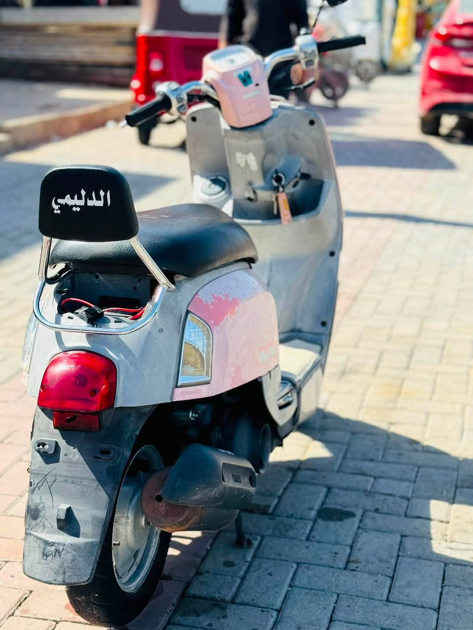 سلام عليكم دراجه للبيع بوليس كابريتر دراجه كله ختم واحد ويه لمكينه بلاديه ما مفتوحه الدراجه خرسه لا تنقيص لا تبخير دراجه ماشاء الله رمبه  ونضيفه  ناقصه بس قبق  باتري وباتريه شويه تعبان باقي دراجه كله شغاله هورن أشاير عالي وناصي سكن ولايت كلشي شغال بيه سعر 800 وبيه مجال ‭***********‬
