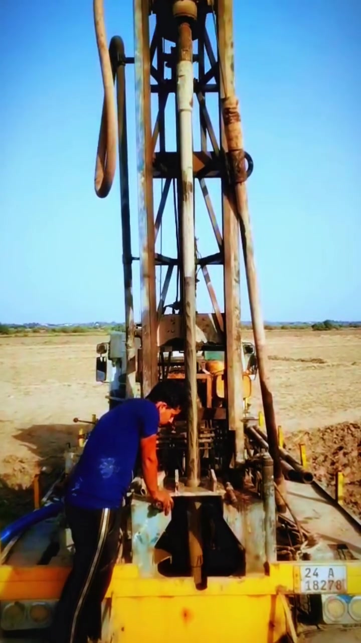 مستعدون لحفر الابار اليدوية والالية بالمنازل والحدائق يوجد حفر ألي يصل الى 100م بأنسب الأسعار يوجدواتساب ✉️ *********** 
***********
