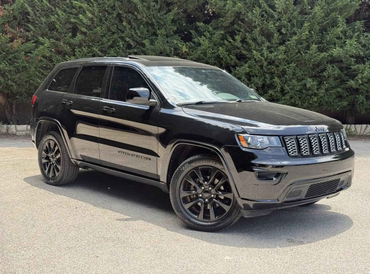 GRAND CHEROKEE ALTITUDE 
Model 2019
Super clean 
Mileage : 88.000 miles
2 kyes 
4 new tires 
Full full
☎️☎️ ; 03487131


**إذا كنت صاحب هذا الإعلان وتريد حذفه لأي سبب، رجاءا أرسل رسالة إلى الدعم الفني**