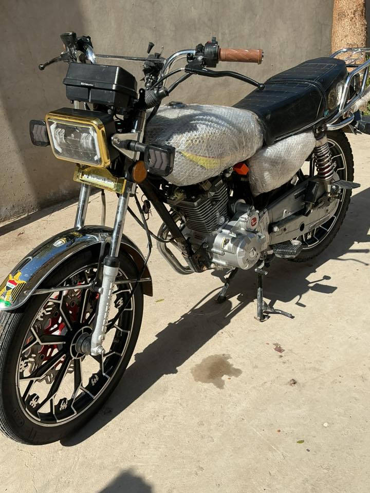 السلام عليكم سيفان موديل 25 مابيه اي نقص مابيه 
أوراق موجوده مكفوله من كلشي مكاني ديالى بعقوبه جسر خرنابات السعر 700 وبيه مجال قليل للشراي ❤️👌


**إذا كنت صاحب هذا الإعلان وتريد حذفه لأي سبب، رجاءا أرسل رسالة إلى الدعم الفني**