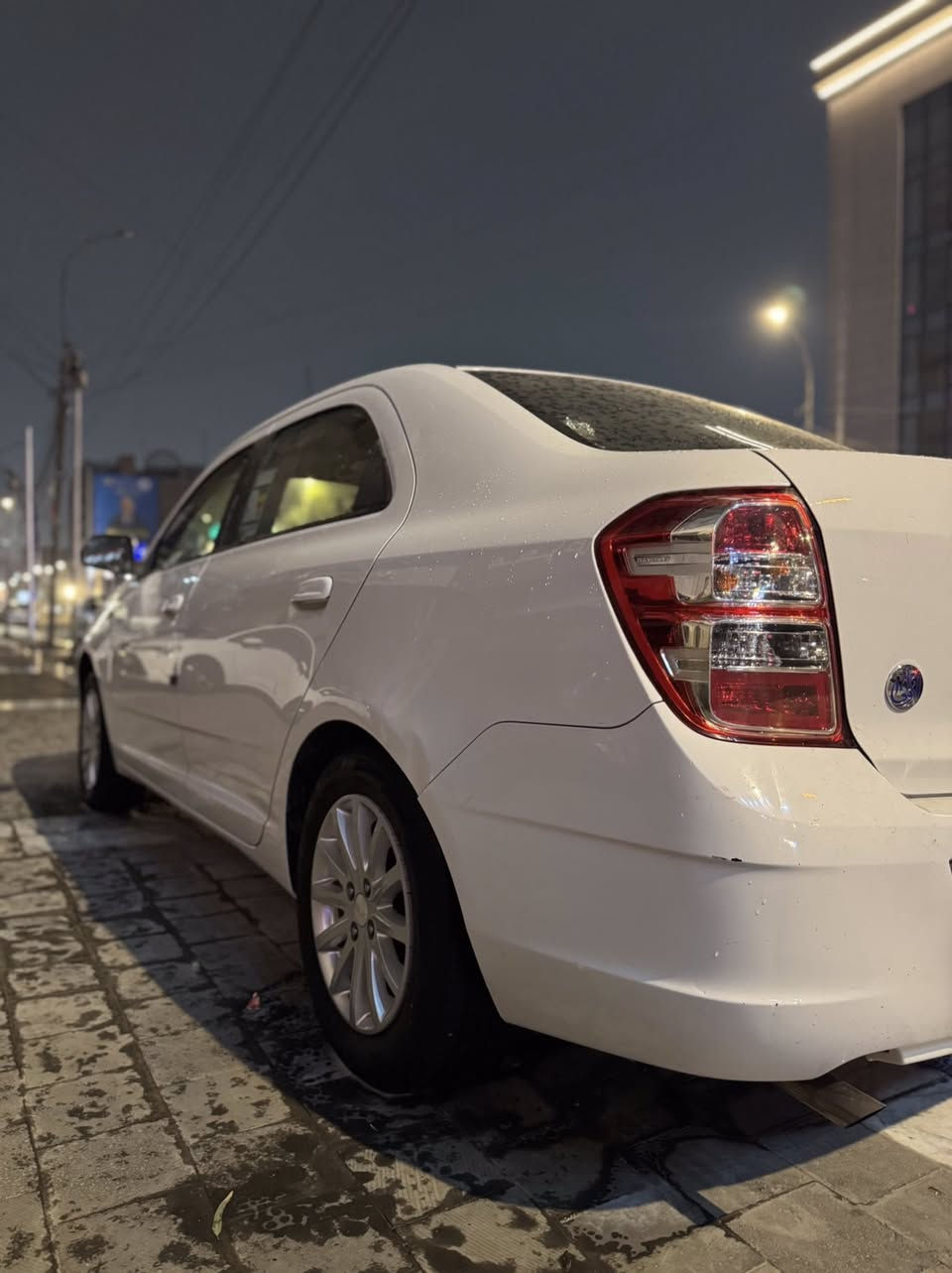 سلام عليكم شوفر ليت كوبلت موديل 16بيه ربع بنيد صبغ بدون دواخل ول باقي مكفول رقم اربيل باسمي مكان سياره بغداد الكراده سعر 80وبيه مجال ***********
