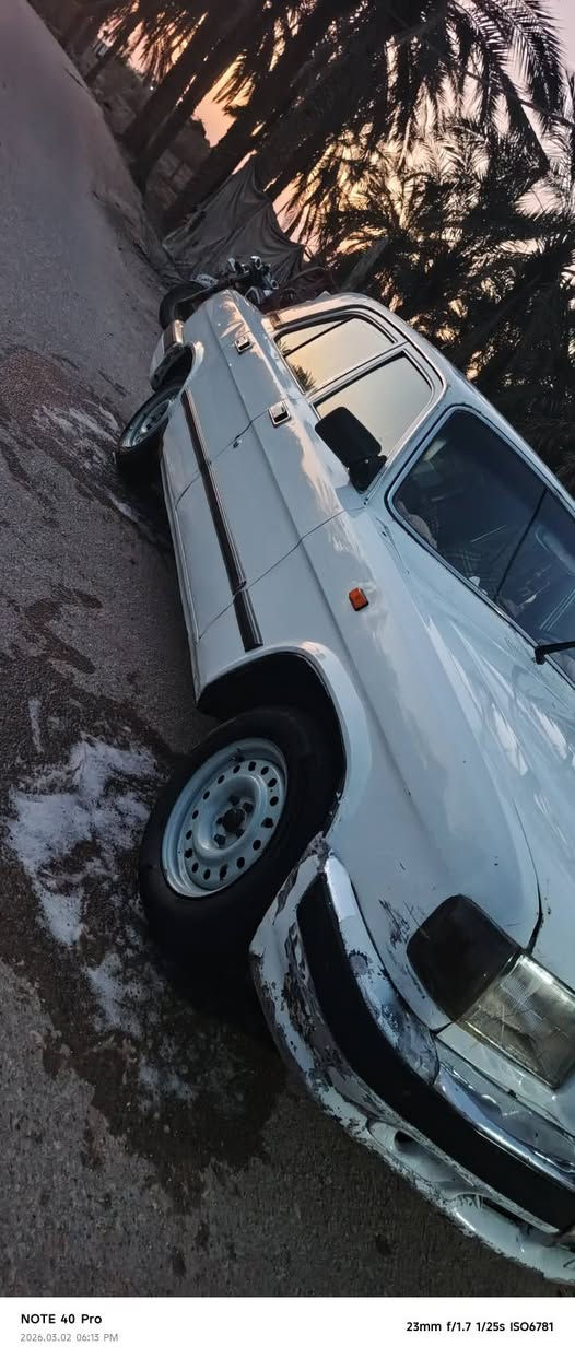 السلام عليكم سياره فلوكله مويدل ٢٠٠٣رقم واسط مكينه ونجي بيه ضعف  سنويته ساقطه بل ٢٠١٩ صاحبه بل سوك ابو سنويه او مكان السياره بل سوك السعر ٢٧او بيه مجال ***********
