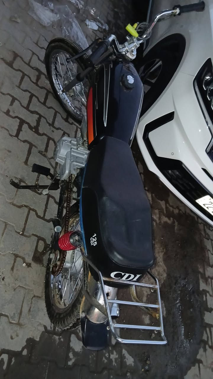 نامه 5 كير يحتاجلها تجفيت موديل 2012 تعمير جديد دراجه نضيفه ومرتبه بريكها زين شلعتها فول اوراقها كامله اصولي سعرها 400 شراي خابرني 
***********
