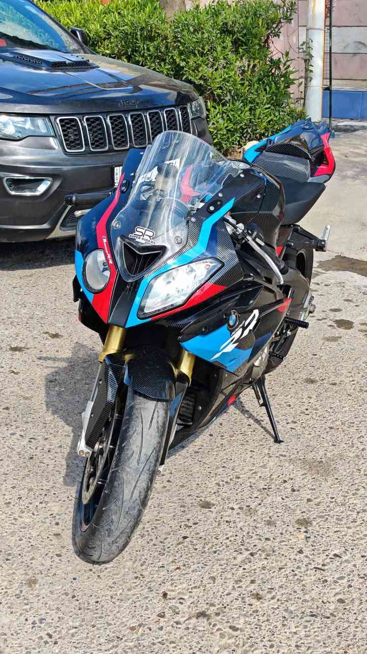 للبيع bmw s1000rr 2011
محدث 2014 وارد ياباني سويجات 2 
ماشيه الف 61 محرك كير مكفول 
السعر 60 ورقه مجال بسيط 
كم مولاحظات 2 خاص تفاصيل 
 ***********للاتصال 
دراجة جديده
