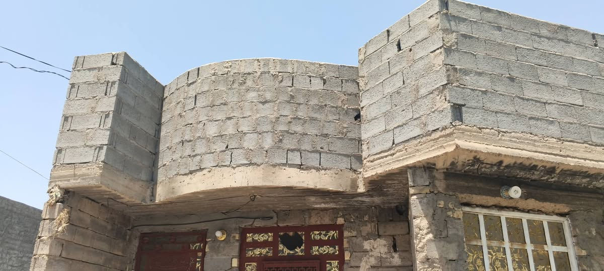 بيت للبيع الجبيل
قرب شارع 40 المساحة 384متر جاهز ماشيه بي معاملة طابو
للتواصل ع الرقم /***********/***********
