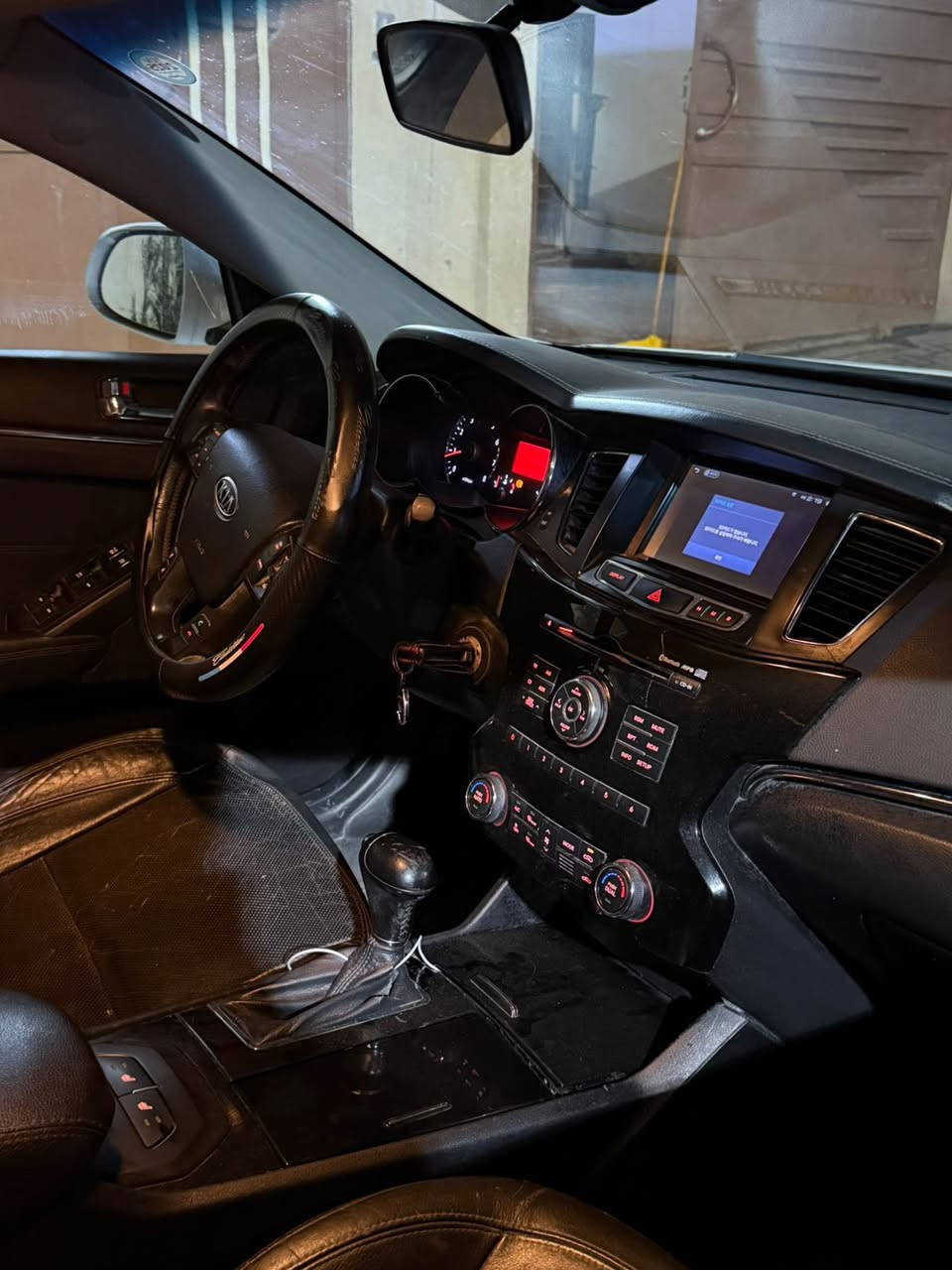 كيا كادنزا 2012 متؤم كصه جنطه 
تدفئه تبريد  
دواخل جلد 
تخم تاير جديد 
كير ومحرك مكفولات 
العنوان بصره 
السعر ٥٠قفل
الرقم ***********
مكلف بلنشر
