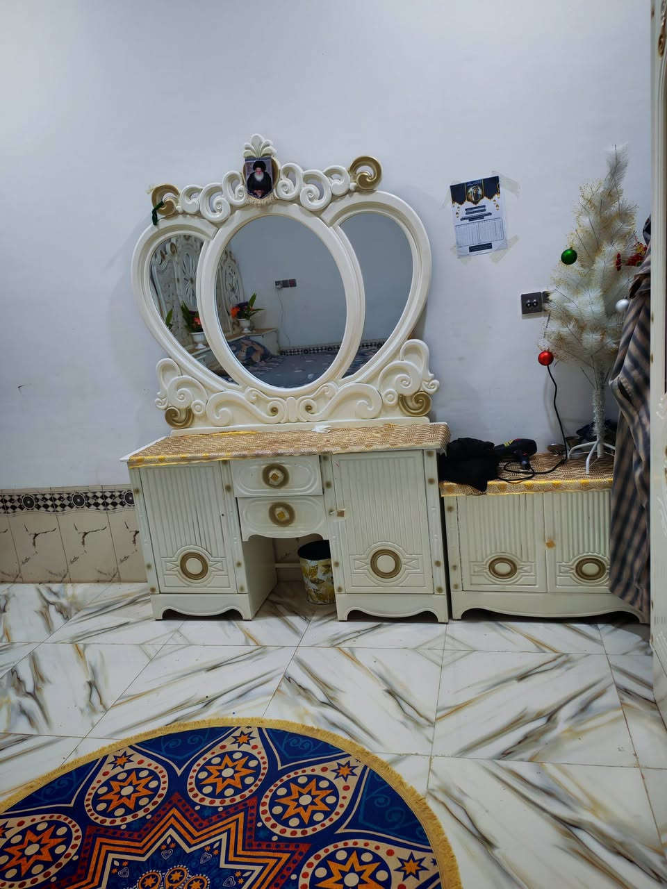 السلام عليكم غرفه نوم عراقيه ونضيفه كلش صار شهرين من اخذتها ولان زغيره بلغرفه اريد ابيعها شراي تكدر تدخلي خاص ماتشتري لا اتعلق واذا اكو غرفه ضخمه اراوس وانطي فرق حسب الاتفاق مكاني القرنه..


**إذا كنت صاحب هذا الإعلان وتريد حذفه لأي سبب، رجاءا أرسل رسالة إلى الدعم الفني**