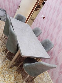 ميز طعم جديد مستعمل قليل  استفسار علا رقم ///07507362016