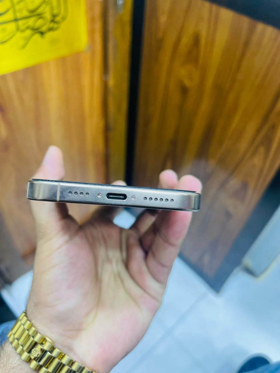 16Pro Max
صالي يومين من شتريته 
1.300
قفل 1.250
كلشي ما مفتوح بي 
برغي ما مفتوح 
بطارية 90 جديد جديد 
عنواني البصرة
***********
