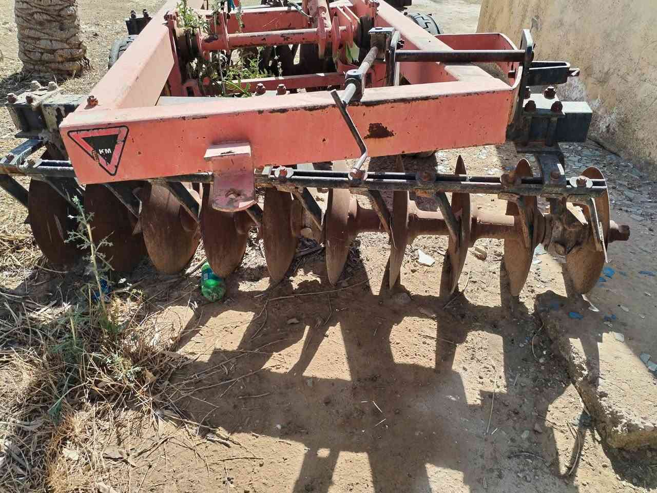 دسك للبيع حجم ١٨ مكفول عام تصل ***********
