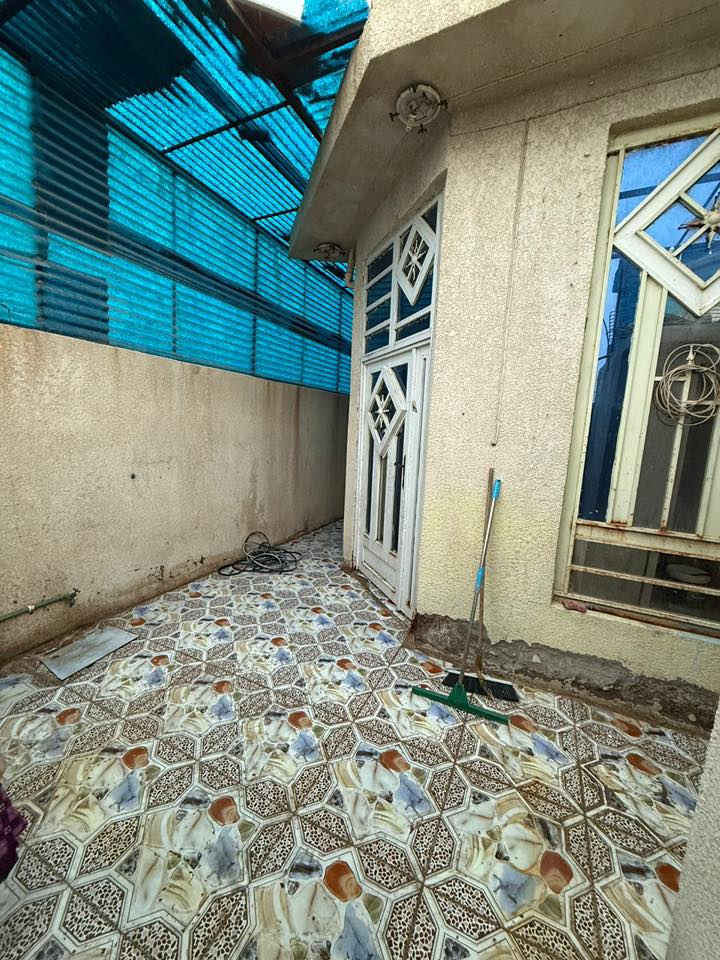 مشتمل للبيع  نزلة التمايمه نظيف كما موظح بل الصوره مانقصه اي شي المساحه 130  للستفسار 
***********
