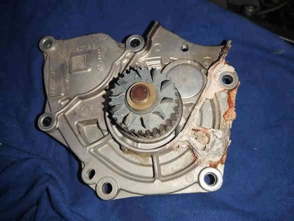 VW service 🇩🇪
سلام عليكم 

زبائننا الكرام 

🌹

السيارة الاولى 🚘: 

اشتكى الزبون من وجود نضوح لماء المحرك مع نقص دائمي ، تم فحص السيارة وتبديل واتر بامب مع ماطور مساعد ، كذلك تم تبديل ماء G12 evo الاصلي المتوفر لدينا فقط ، تم ارجاع السيارة الى وضع الشركة مع ضمان سنة ، علما بان السيارة هي فولكس واكن باسات محرك 2.0 تيربو موديل 2021 . 

🌹

‏‎السيارة الثانية 🚖: 

تبديل هيدروليك كير الماني ( على رقم شاصي والكود الخاص بالكير ) والنسبة الصحيحة ( لازم يتبدل كل ٦٠ الف كليومتر ) ، علما بأن السيارة هي فولكس واگن جيتا موديل 2019  محرك 1.4 تيربو . 

🌹
🌹

‏‎زبائننا الكرام 

‏‎عروض وكالتنا 

‏‎١- تبديل هيدروليك كير بدون اجور عمل 🚘

‏‎٢- فحص كومبيوتر مجانا في وقت تحتاجه سيارتك الى فحص في حالة تبديلك لدهن المحرك في وكالتنا . 

‏‎٣- فحص للصدر الامامي مجانا في وقت تحتاجه سيارتك الى فحص في حالة تبديلك للدهن المحرك في وكالتنا . 

‏‎كذلك سوف تدخل تلقائيًا في السحبة الشهرية للفلاتر المجانية والسحبة الدهن المجاني كل ثلاثة اشهر. 

‏‎٤-زبائننا الكرام 

‏‎العرض الجديد من وكالتنا 

‏‎في حالة زيارتك لورشتنا سوف تدخل تلقائيا بالقرعة الشهرية الجديدة . 

‏‎وسوف تحصل بها على اجور عمل مجانية لاي صيانة تقوم بها في المستقبل حتى وان كان تعمير محرك 

‏‎🏆  العرض الجديد : 

‏‎٥-تبديل هيدروليك كير مجاني ( قرعة كل ثلاثة اشهر )

🌹
🌹

موقع شركتنا الجديد

‏https://maps.google.com/?q=36.168079,44.011108

‏‎‏‎شركة شيرين ( وكالة سكودا & فولكس واگن ) 

‏‎شارع ملعب فرنسو حريري اذا من جهة شارع  60  - قرب نقليات بغداد ( كراج بغداد) - بالقرب من مرطبات 9* 9 

***********-***********

‏‎الوكالة الالمانية الوحيدة في العراق 🇩🇪
