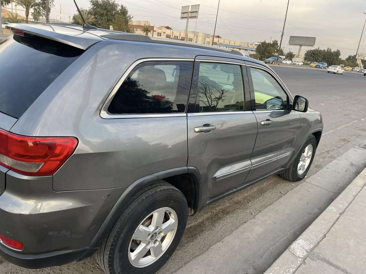 السلام عليكم 
جيب للبيع  موديل 2012 لريدو  حادثه جاملغ وبنيد نفسهن معمرات. صدر حديد تايرات جدد عليه ادامه كامله. مكينه مبدله. قبل 15 يوم مال كصه مكفوله   ابد ممفتوحه شرط الفحص 
العنوان بغداد البياع 
***********
