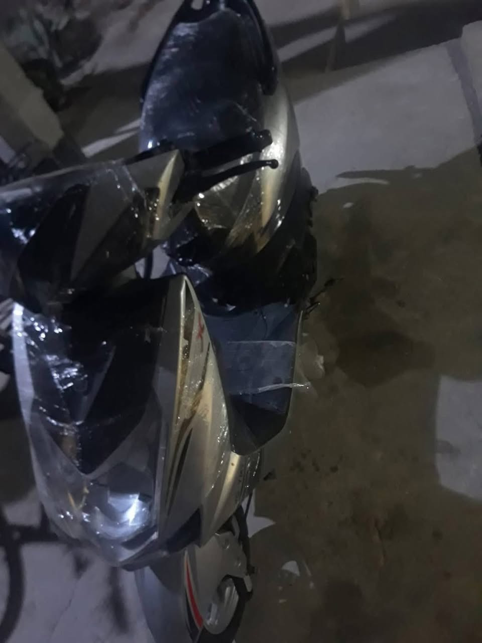 السلام عليكم دراجه سكنس فحل تايواني تجي بلاد محرك ماكس عدله دراجه نضيفه جداً بيهه لايت زنون عالي ناصي تواير جدد توه شادله مزوده بوشه 55 توه مزوده دراجه كامله ما ناقصه شي عدا الباتري شوي ضعيف سعرهه575 وبيهه مجال عنواني كرمة علي اي استفسار***********
