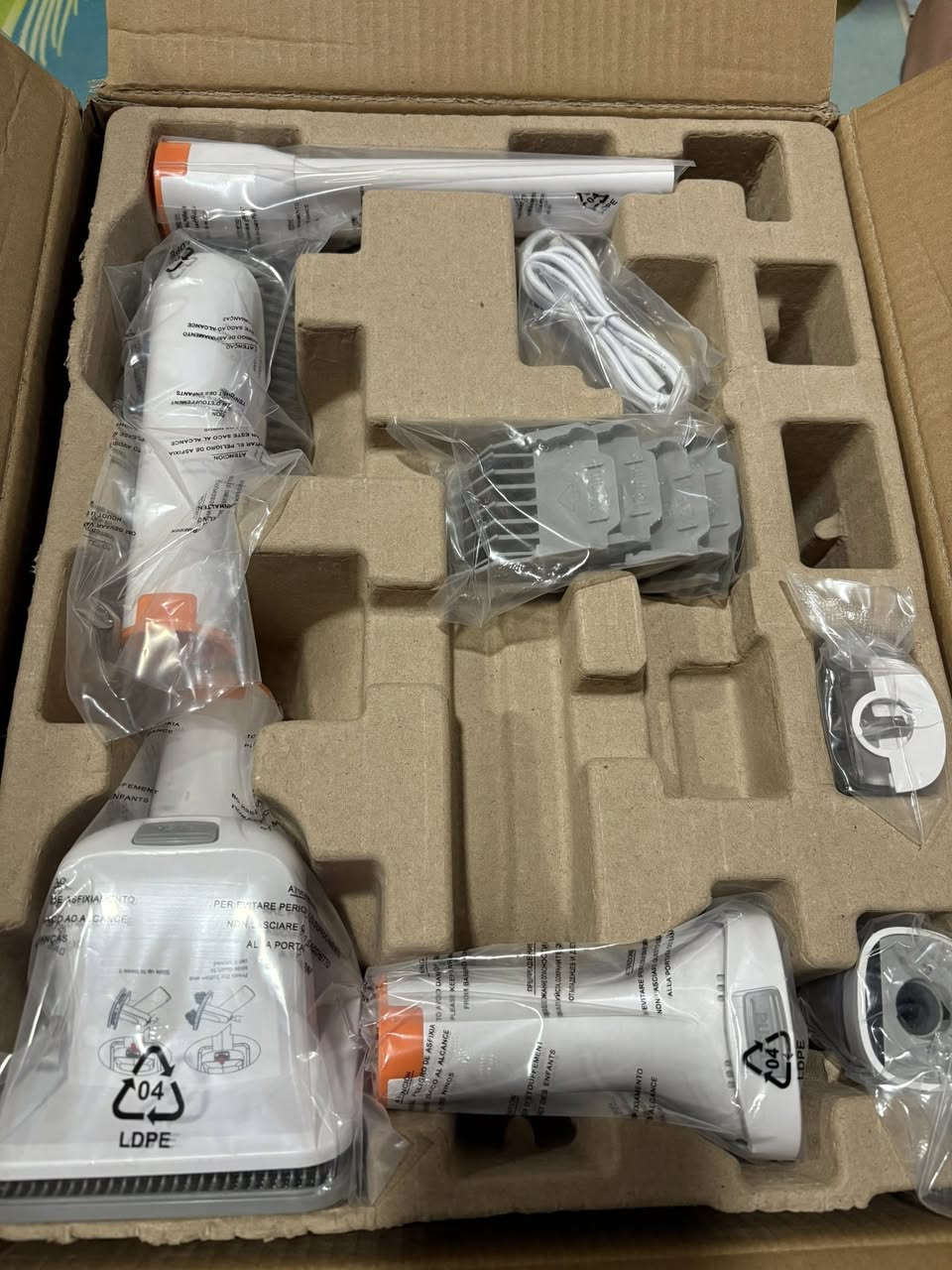 جهاز حلاقة وتنظيف للحيوانات الأليفة مثل:
🐶 الكلاب
🐱 القطط

• ماكينة حلاقة
 • فرشاة تمشيط
 • فرشاة إزالة الشعر المتساقط
 • رأس تنظيف
 • خرطوم متصل بالمكنس

السعر 100الف


**إذا كنت صاحب هذا الإعلان وتريد حذفه لأي سبب، رجاءا أرسل رسالة إلى الدعم الفني**