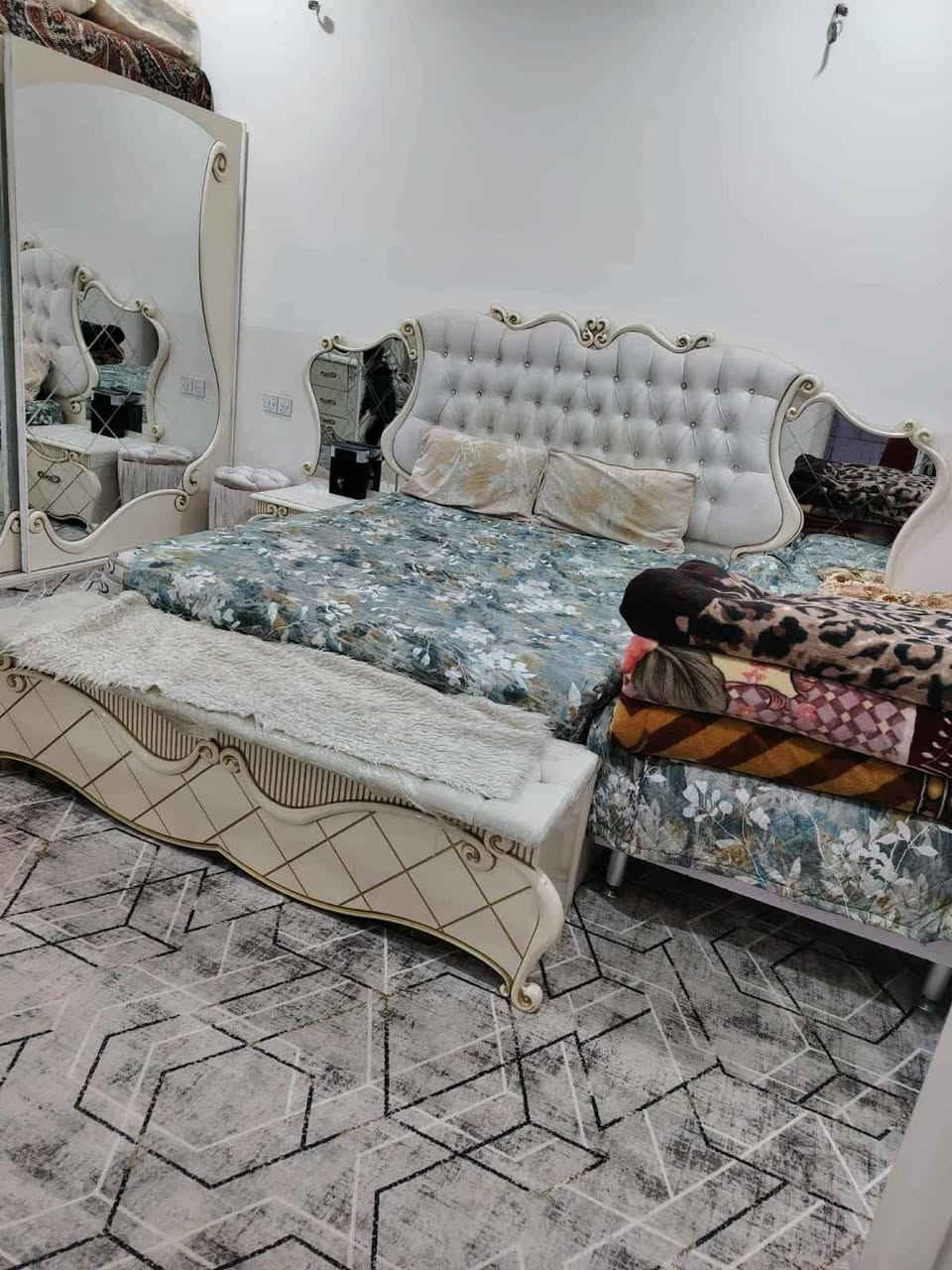 غرفة نوم ملكي لون حليبي سلايت نضيف جدا 6قطعه بدون دوشك  مابي عيب  والسعر بي مجال للشراي  صبغ حراري خشب زان كركوك, العراق


**إذا كنت صاحب هذا الإعلان وتريد حذفه لأي سبب، رجاءا أرسل رسالة إلى الدعم الفني**