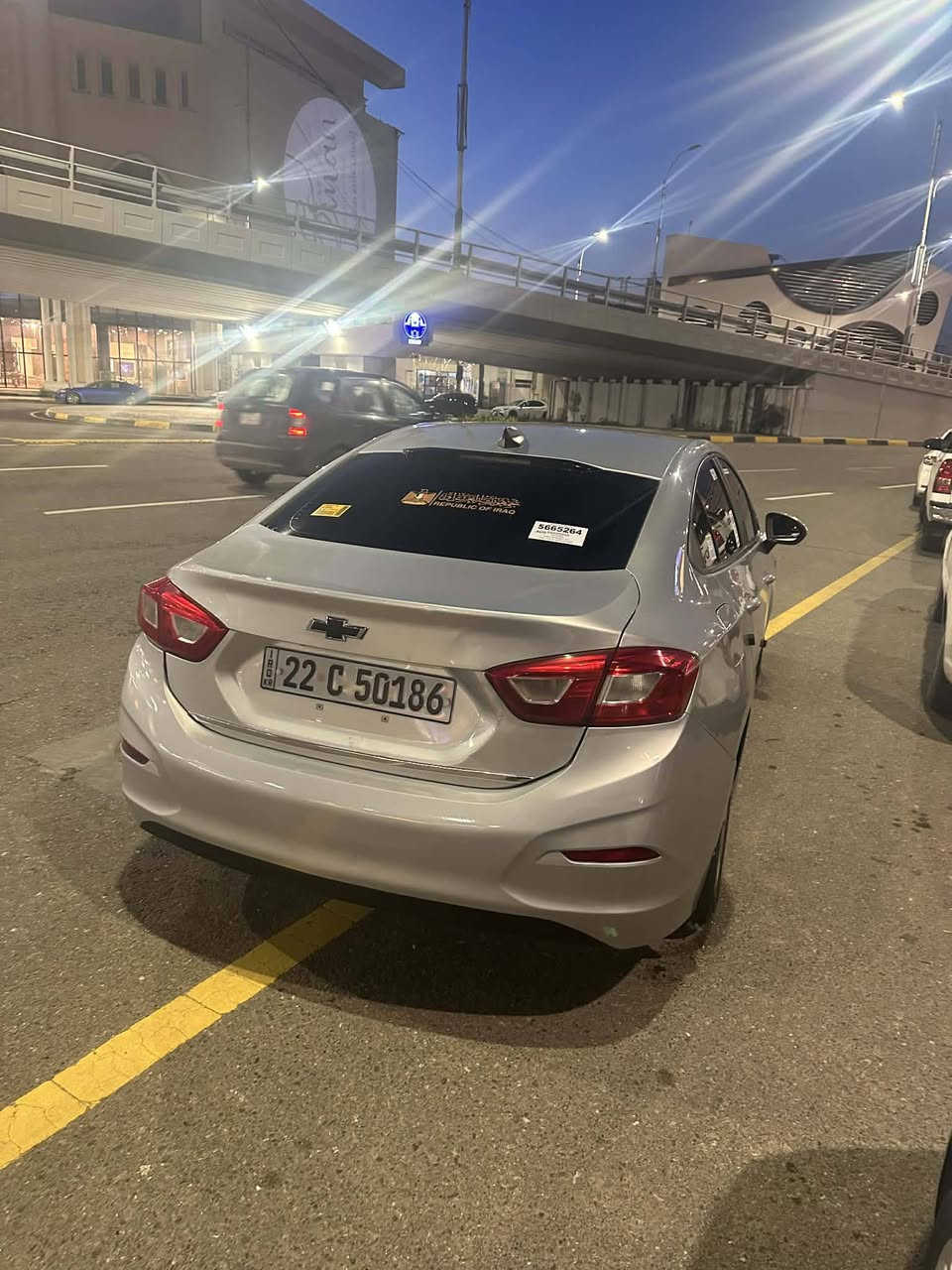 السلام وعليكم سياره كروز 2017
سياره حلو ونضيفه ماناقصها شي 
ضرر بوند وجاملغ بدون دواخل 
السياره كلها شرط ماناقصها شي
***********
