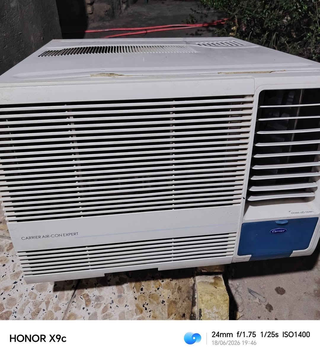 مكيف طن ونص شرط الشغل وتبريد بصره تحسينيه. 250.  ***********
