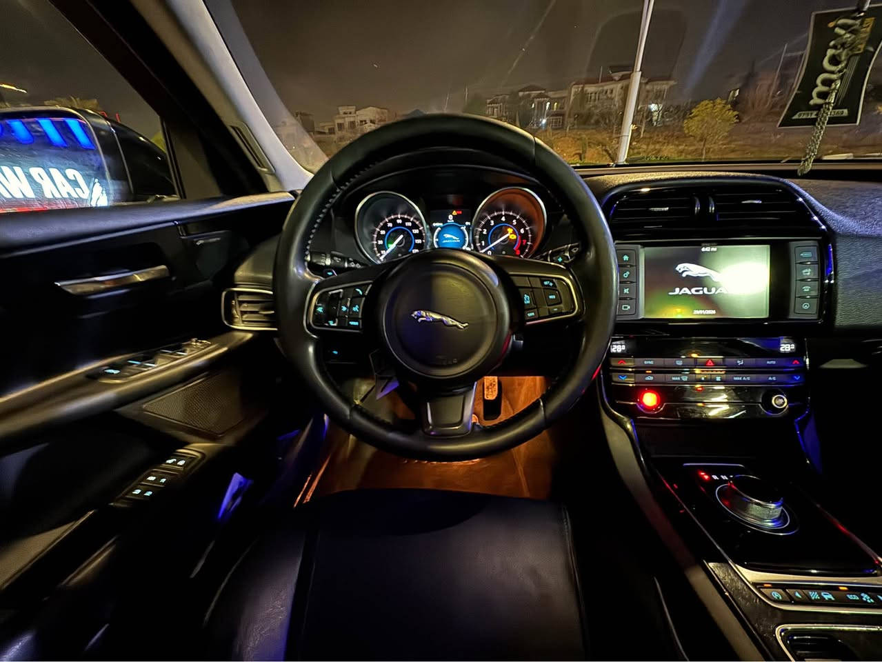 جاگوار مودئل ٢٠١٧xe فوول موازفات چار پارچه سبخ بئداخل غرامه ١٠ وه ره قه ييل سه ر دي ش سعرئ هينه خار سعر ١١٧ و مه جاله كي كيم. *********** دهوك, العراق
