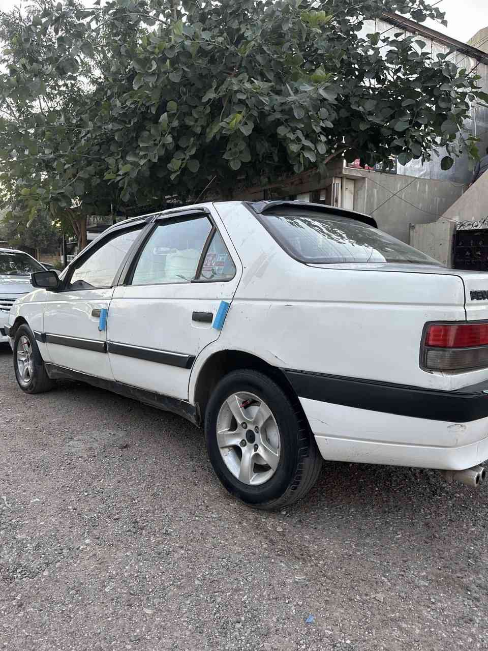 سلام عليكم 
بيجو 405للبيع مشروع وطني سنويه جديد +كير ومكينه كل شرط صدر امامي خلفي كل جديد +كوبون بنزين سعر+سنتر لوك سعر 24$  
تفاصيل *********** كركوك, العراق
