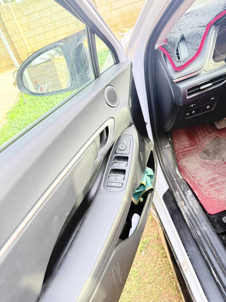 سوناتا مديل 23 امريكي فول موصفات
الضرر كلش بصيط تفاصيل اكثر انتصل ***********   السعر 190 وبيها مجال
